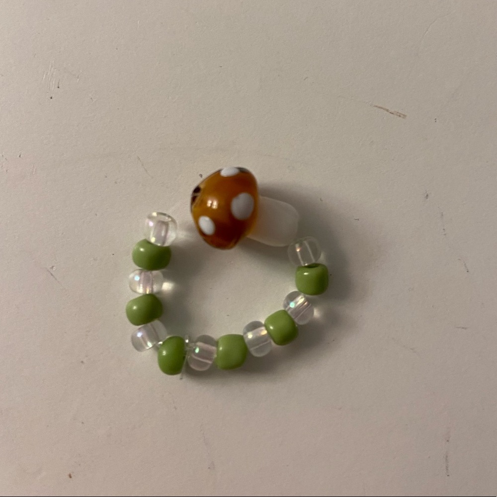 handmade green beaded ring w/ small mushroom bead